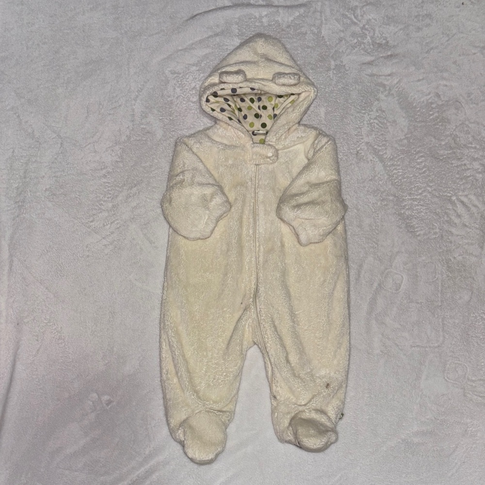 The children place Cozy Cream Hooded Baby footie 0-6 months